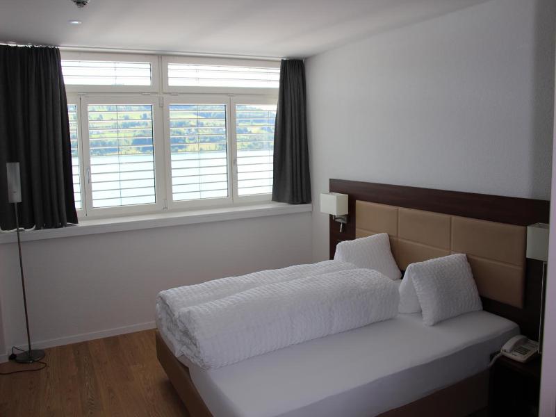 Seehotel Delphin image