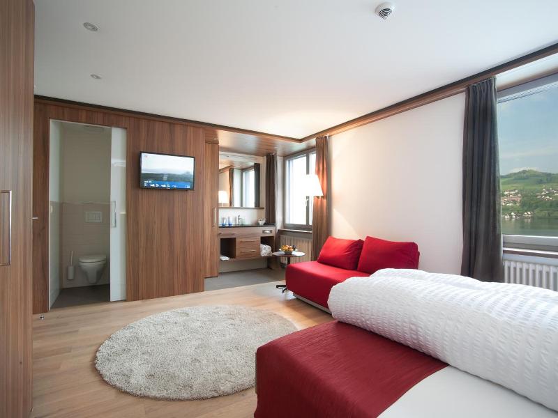 Seehotel Delphin image
