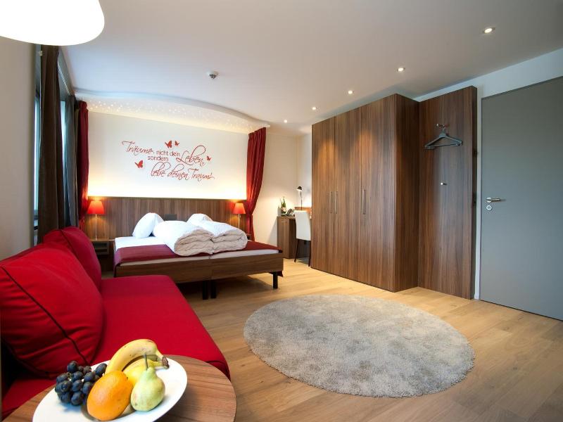 Seehotel Delphin image