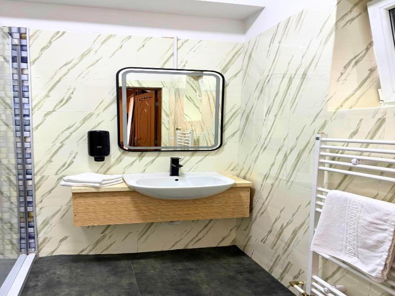 Apart Hotel Bonjour Cluj image