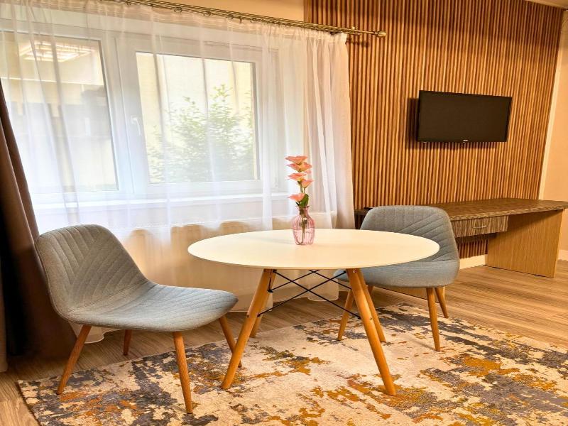 Apart Hotel Bonjour Cluj image