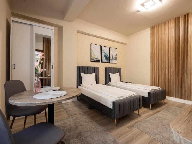Apart Hotel Bonjour Cluj image