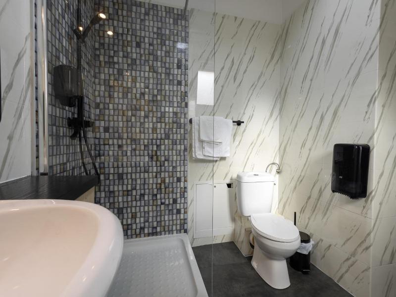 Apart Hotel Bonjour Cluj image