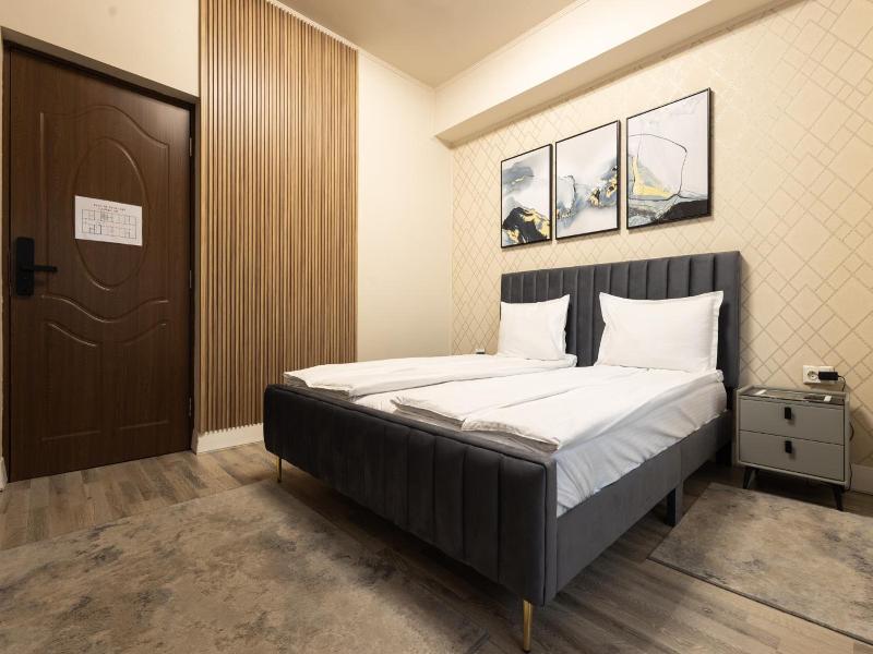 Apart Hotel Bonjour Cluj image