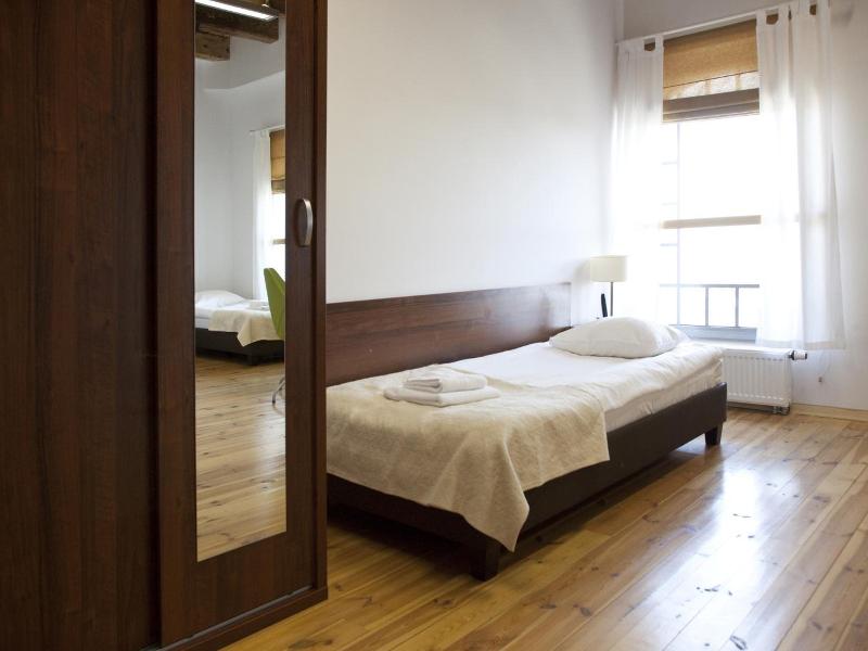 Hostel Mi Odzynarodowe Centrum Spotka N M Codzie Y image