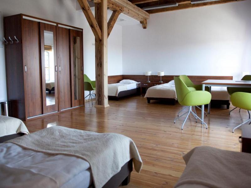 Hostel Mi Odzynarodowe Centrum Spotka N M Codzie Y image