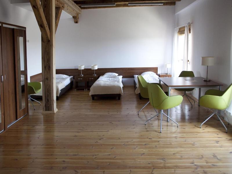 Hostel Mi Odzynarodowe Centrum Spotka N M Codzie Y image