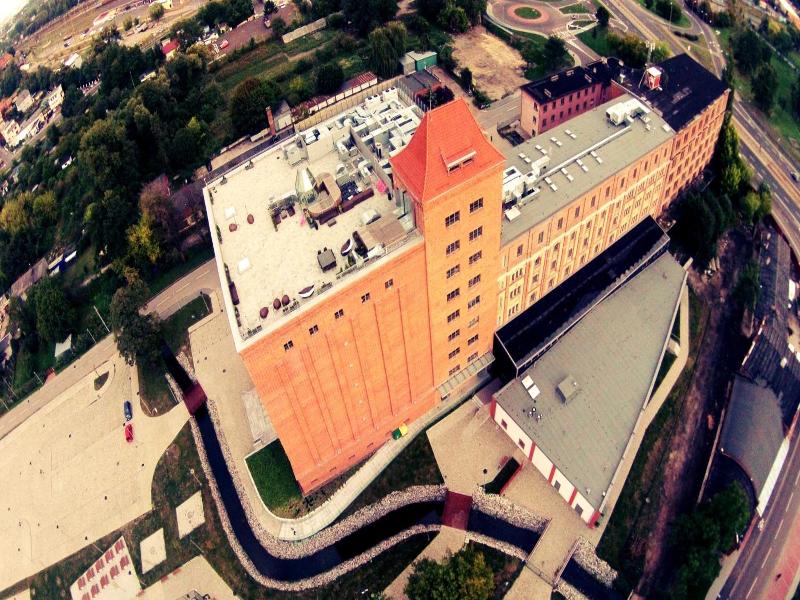 Hostel Mi Odzynarodowe Centrum Spotka N M Codzie Y image