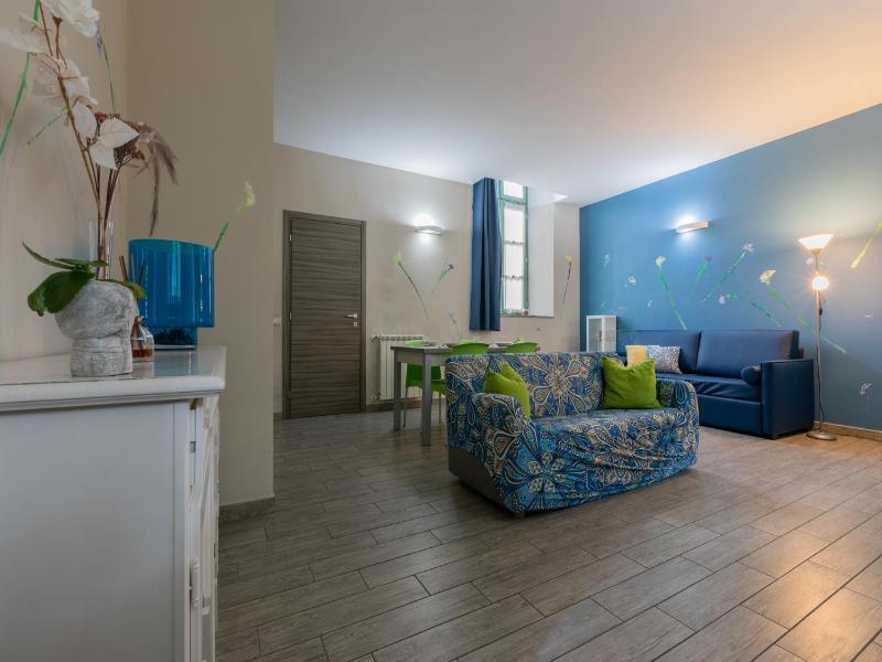 Housing Giulia image