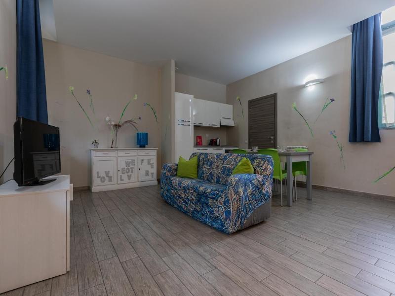 Housing Giulia image