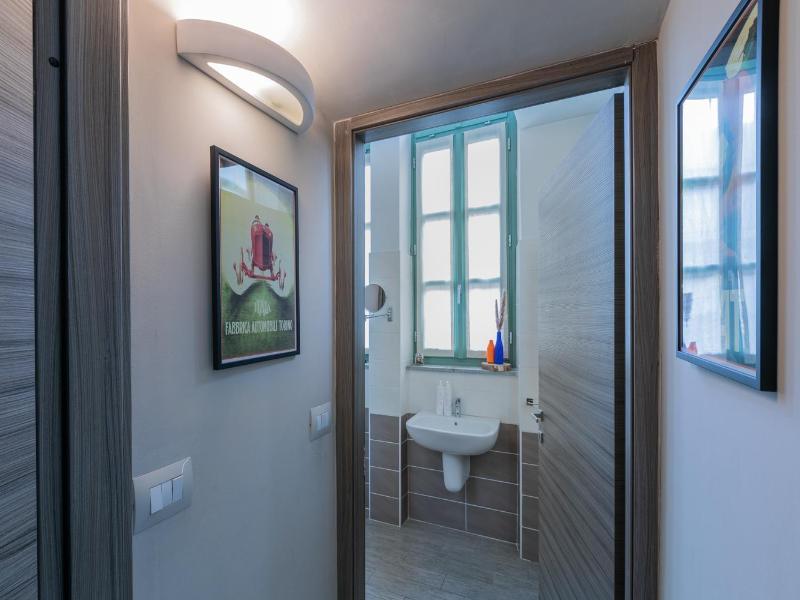 Housing Giulia image