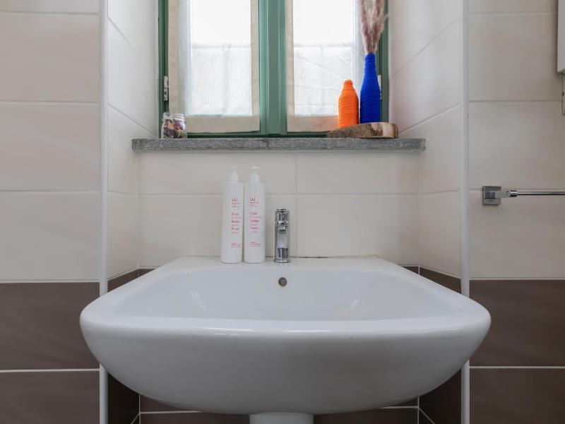Housing Giulia image