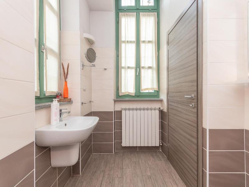 Housing Giulia image