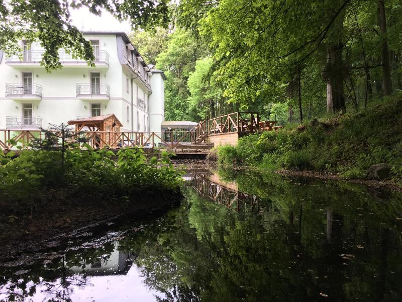 Parkhotel Forest image