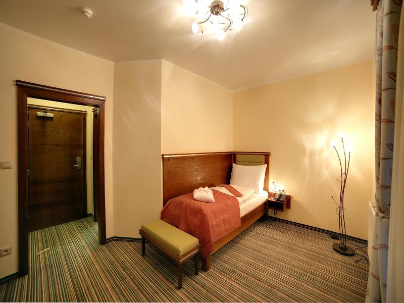 Parkhotel Forest image