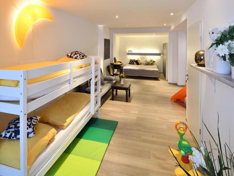 Ford Apartment image