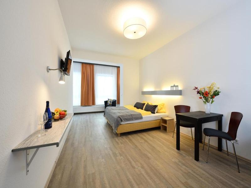 Ford Apartment image