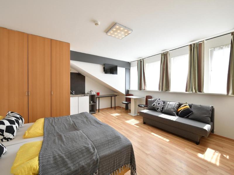 Ford Apartment image