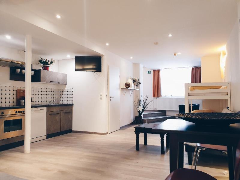 Ford Apartment image
