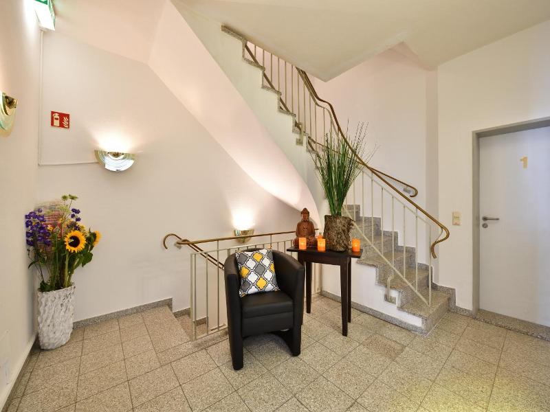 Ford Apartment image