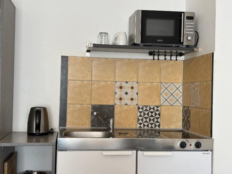 Ford Apartment image