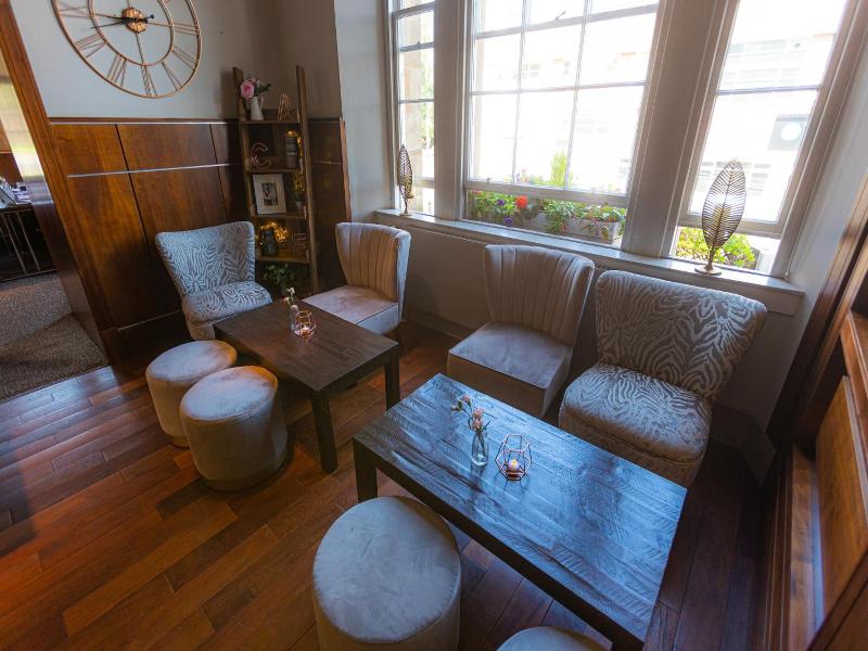 Fletcher S Restaurant Bar Rooms image