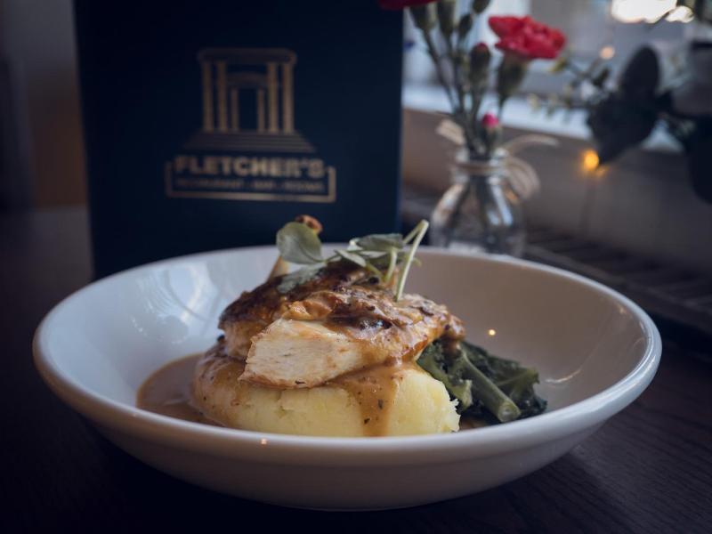 Fletcher S Restaurant Bar Rooms image