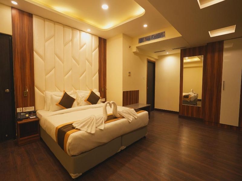 Hotel Cp Palace image