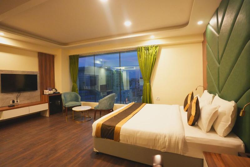 Hotel Cp Palace image