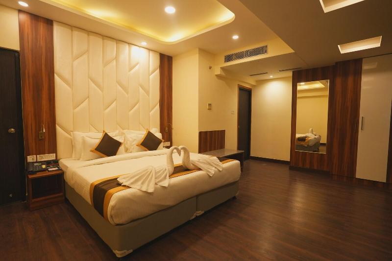 Hotel Cp Palace image