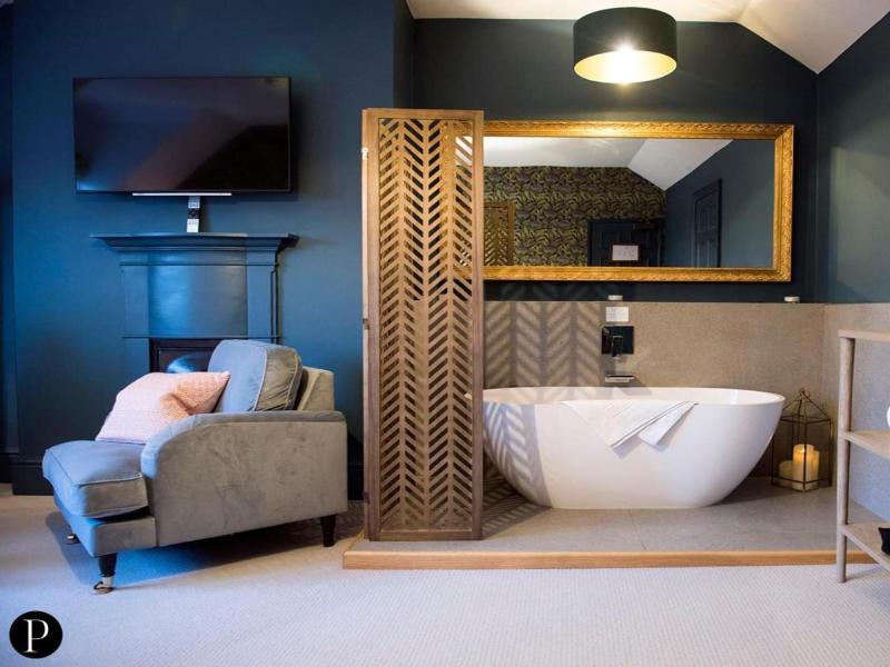 Purchases Restaurant Accommodation image