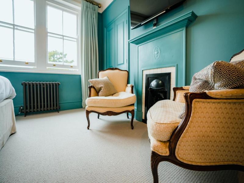 Purchases Restaurant Accommodation image