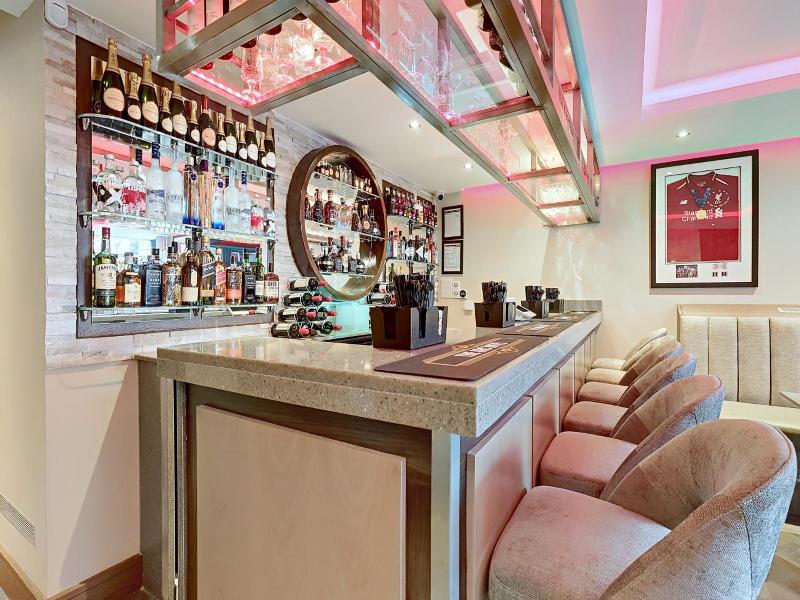 The Arc Hotel image
