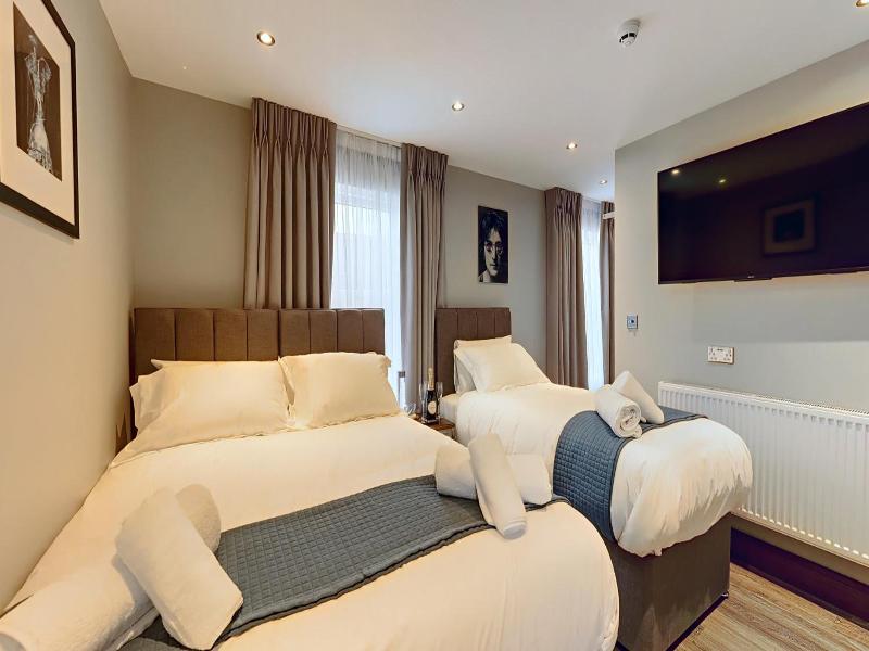 The Arc Hotel image
