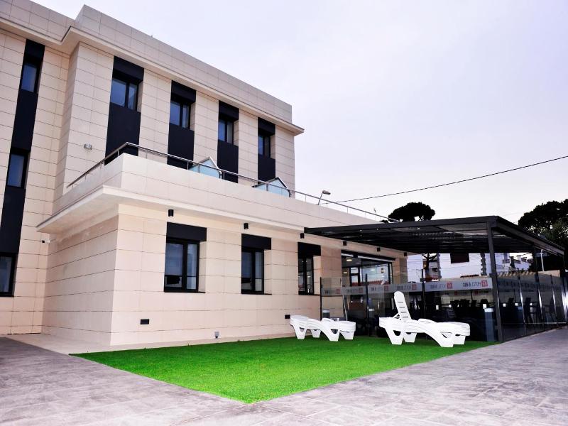 6 Bis Hotel image