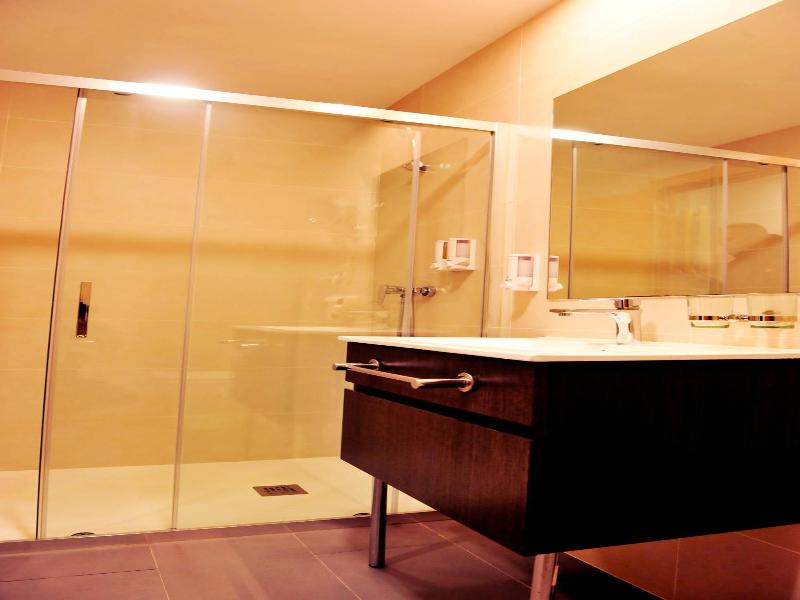 6 Bis Hotel image