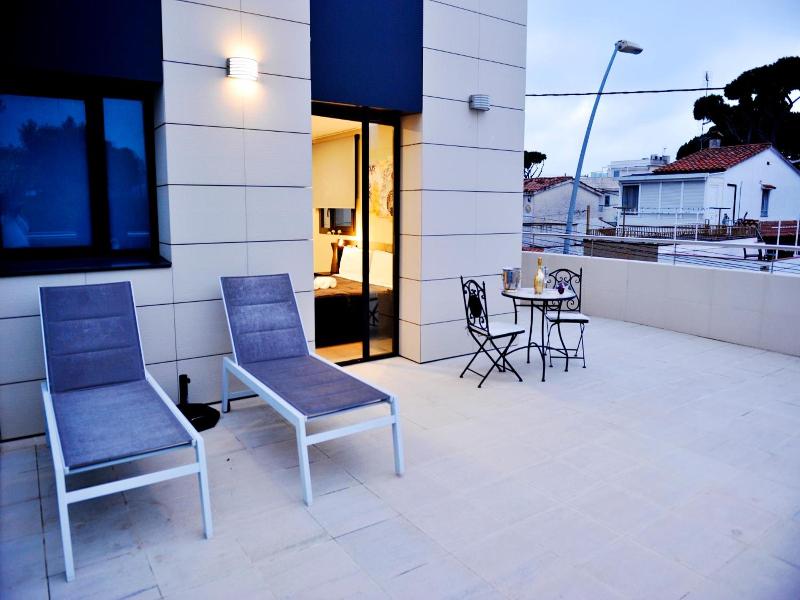 6 Bis Hotel image