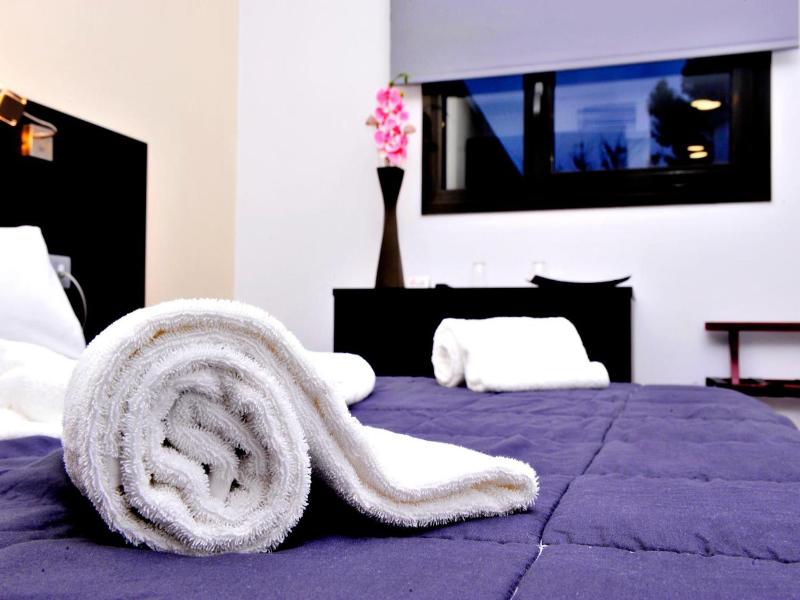 6 Bis Hotel image