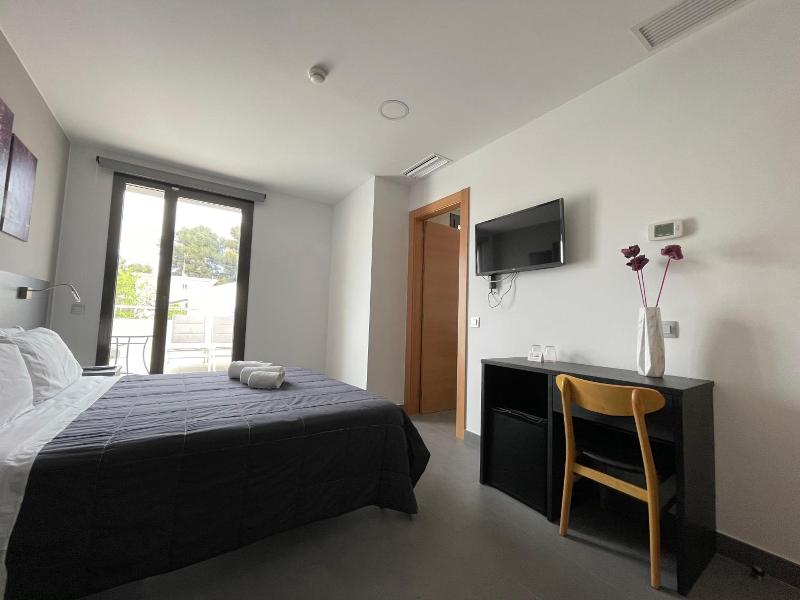 6 Bis Hotel image