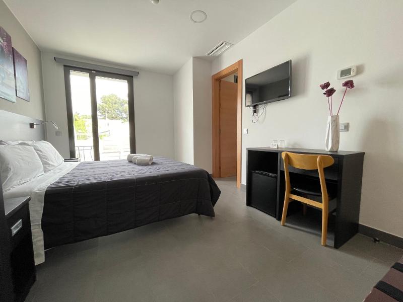 6 Bis Hotel image