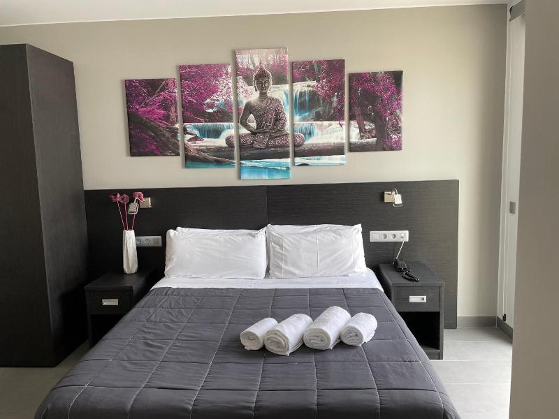6 Bis Hotel image