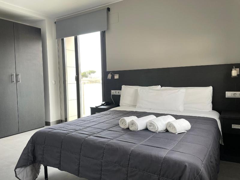 6 Bis Hotel image