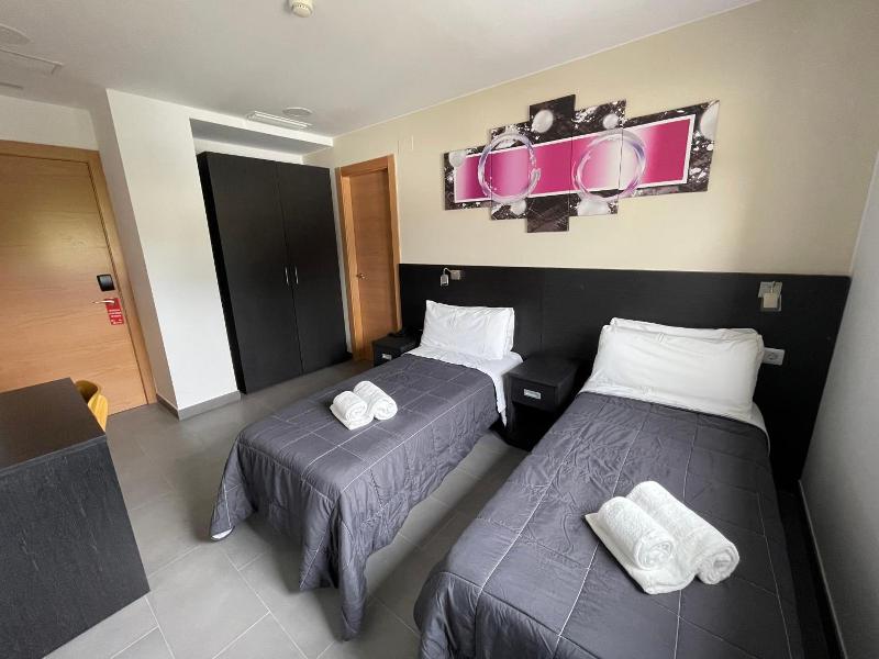 6 Bis Hotel image