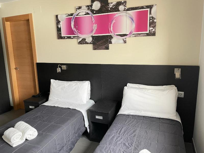 6 Bis Hotel image