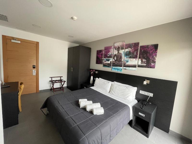 6 Bis Hotel image