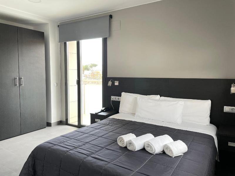 6 Bis Hotel image