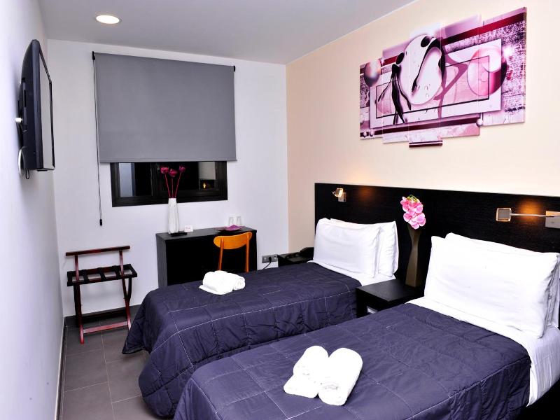 6 Bis Hotel image