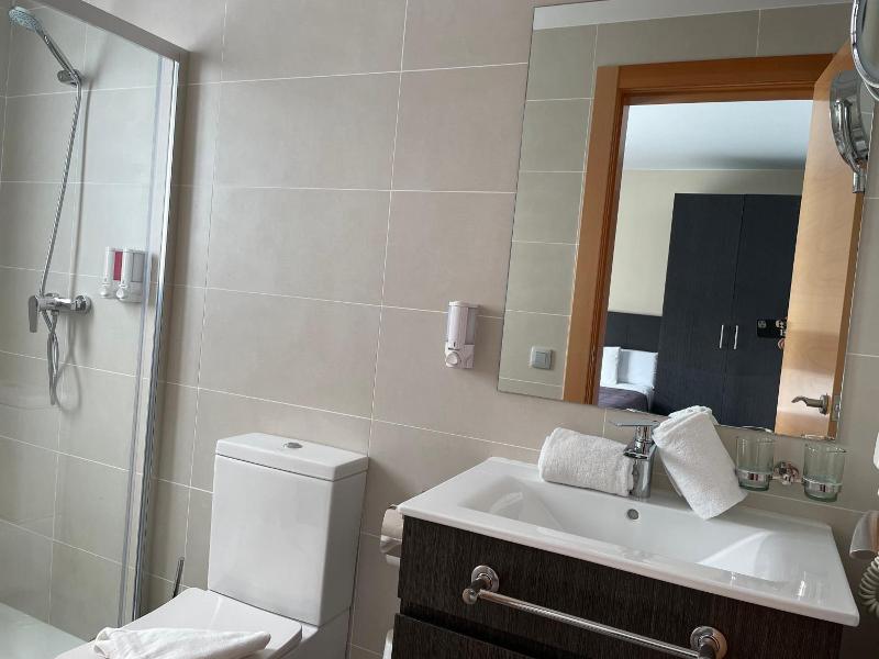 6 Bis Hotel image