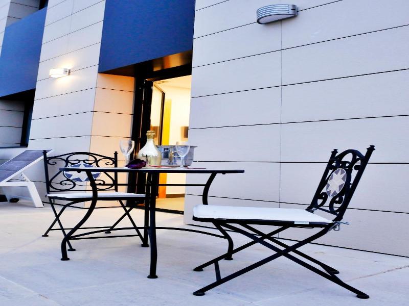 6 Bis Hotel image