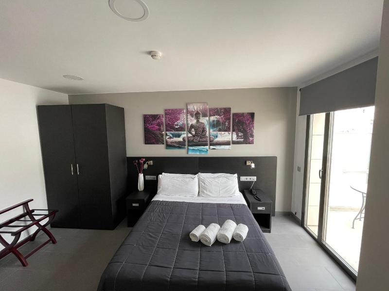 6 Bis Hotel image